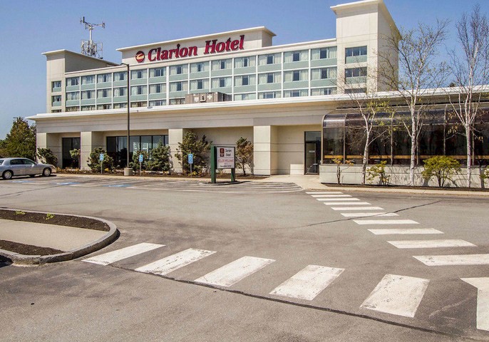 Clarion Hotel Airport