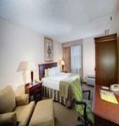 Holiday Inn Norfolk Airport