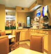 Holiday Inn Express & Suites Chicago-Oswego