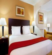 Holiday Inn Express & Suites Chicago-Oswego