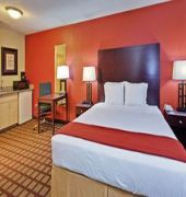Holiday Inn Express & Suites Chicago - Algonquin