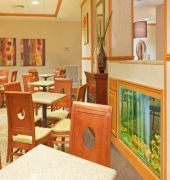 Holiday Inn Express Hotel & Suites Brattleboro