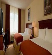 Holiday Inn Express & Suites Warsaw