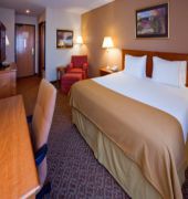Holiday Inn Express & Suites Worthington