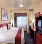 Holiday Inn Express & Suites Everett