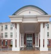 Holiday Inn Express & Suites Fort Atkinson