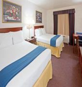 Holiday Inn Express & Suites Fort Atkinson