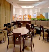 Holiday Inn Express & Suites College Station