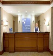 Holiday Inn Express & Suites Milwaukee-New Berlin