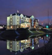 Holiday Inn Express & Suites Milwaukee-New Berlin