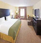 Holiday Inn Express Suites Pine Bluff