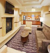 Holiday Inn Express & Suites Salinas