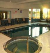 Holiday Inn Express Hotel & Suites