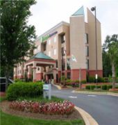 Holiday Inn Express Hotel & Suites