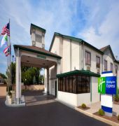 Holiday Inn Express Cleveland Airport - Brook Park