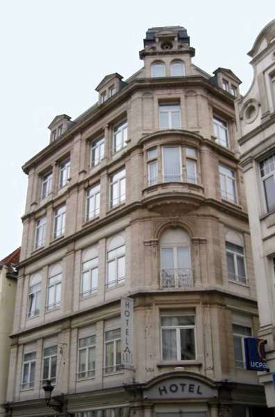 Aris Grand Place