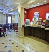 Holiday Inn Express & Suites Manchester
