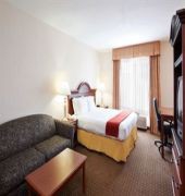 Holiday Inn Express & Suites Marion