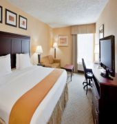 Days Inn & Suites South Boston