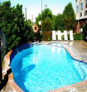 Holiday Inn Express & Suites Elgin