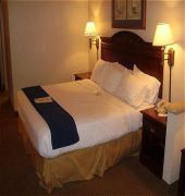 Holiday Inn Express & Suites Morehead City