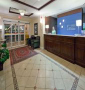Holiday Inn Express & Suites Starkville