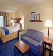 Holiday Inn Express & Suites Middleboro Raynham