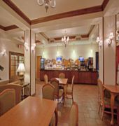 Holiday Inn Express & Suites Kingman