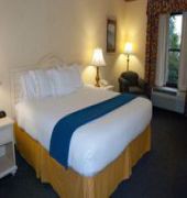 Holiday Inn Express & Suites Wilmington-University Ctr