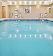 Holiday Inn Express Hotel & Suites Bismarck