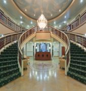 Holiday Inn Express & Suites Bakersfield Central