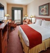 Holiday Inn Express & Suites Manteca City Center