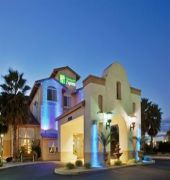 Holiday Inn Express & Suites Manteca City Center