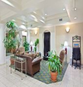 Holiday Inn Express & Suites Tacoma