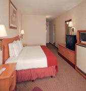 Holiday Inn Express & Suites Tracy