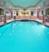 Holiday Inn Express & Suites Grand Rapids-North