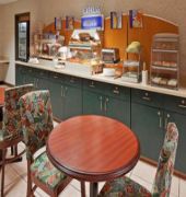 Holiday Inn Express & Suites Alliance
