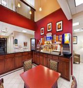 Holiday Inn Express & Suites Knoxville-North-I-75 Exit 112
