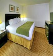 Holiday Inn Express Hotel & Suites Raton