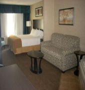Holiday Inn Express & Suites Grand Forks