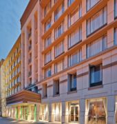 Holiday Inn Chicago Oakbrook