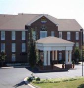 Holiday Inn Express & Suites Warrenton