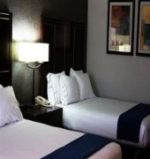 Holiday Inn Express San Diego-Sea World Area