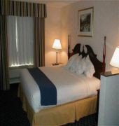 Holiday Inn Express & Suites San Antonio-Airport North