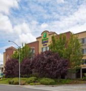 Holiday Inn Express & Suites Belmont
