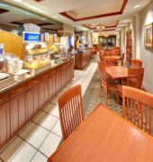 Holiday Inn Express Cedar Rapids (Collins Rd)