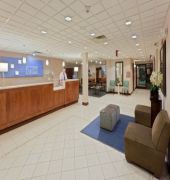 Holiday Inn Express Hotel & Suites Charleston - Southridge