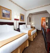 Holiday Inn Express & Suites Hiawassee