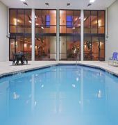 MCM Eleganté Hotel & Suites
