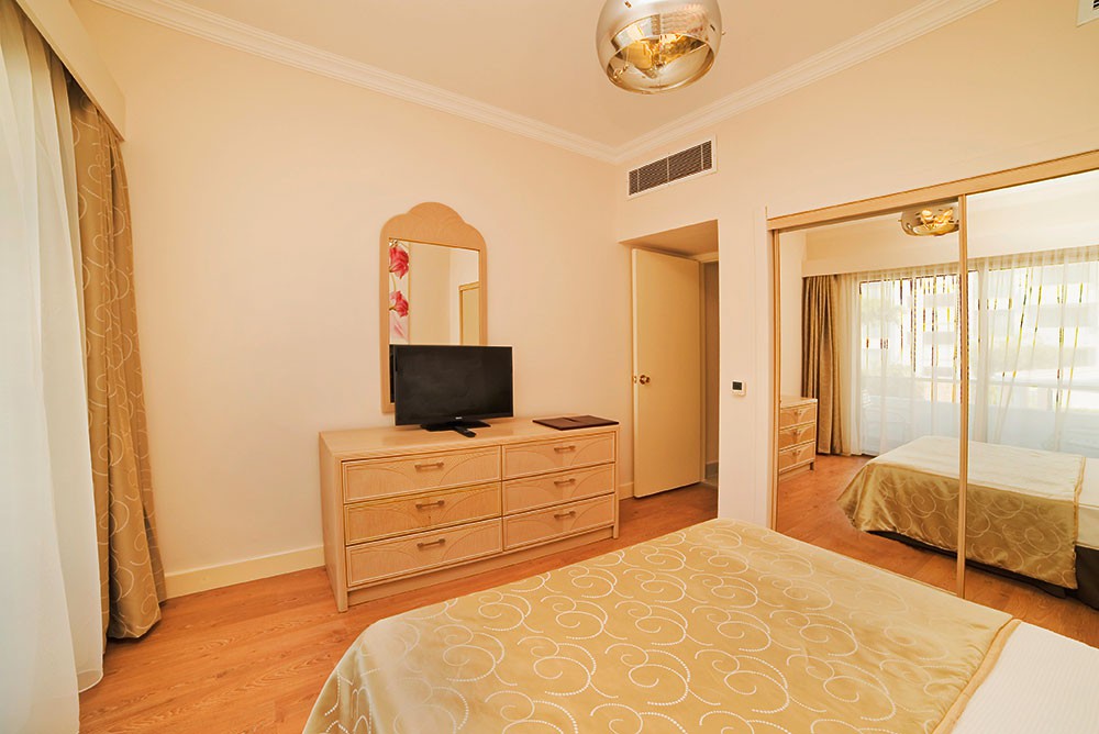 Jasmine Court Hotel And Casino